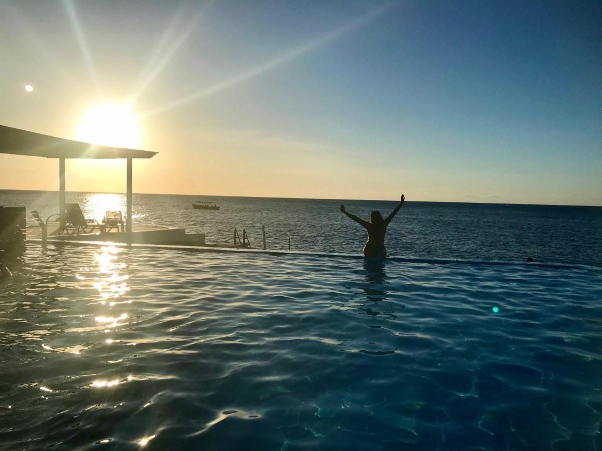 Lands End Hotel West End Bagian luar foto