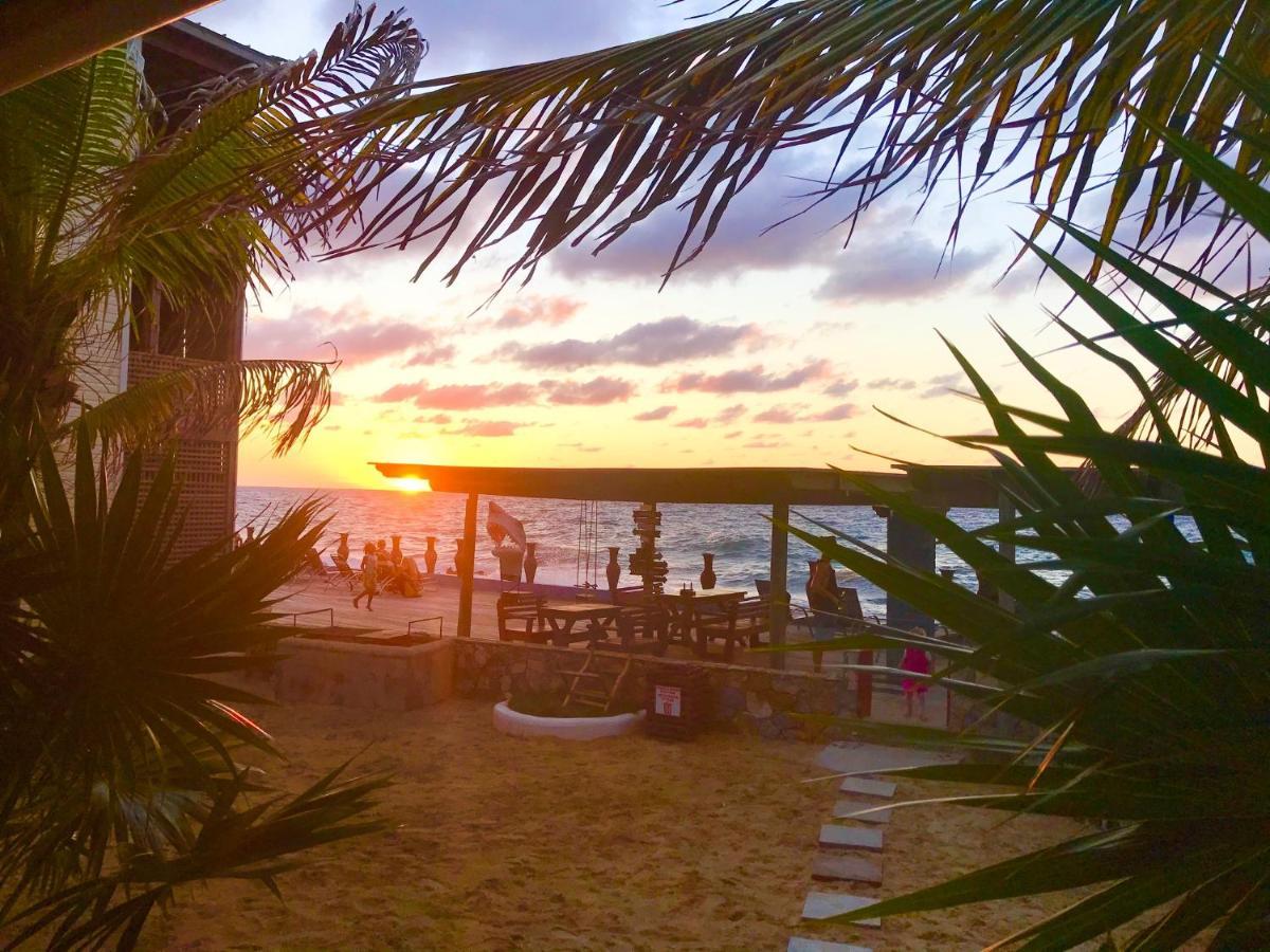 Lands End Hotel West End Bagian luar foto